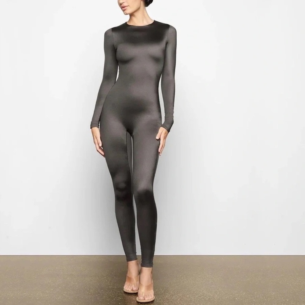 SKIMS Catsuit Womens Small Gunmetal New Long Sleeve Bodysuit AP-BSF-2216